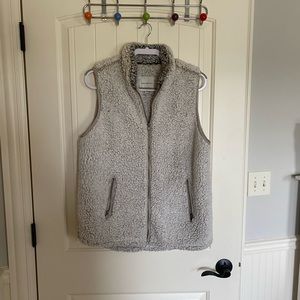 Thread & supply Sherpa vest